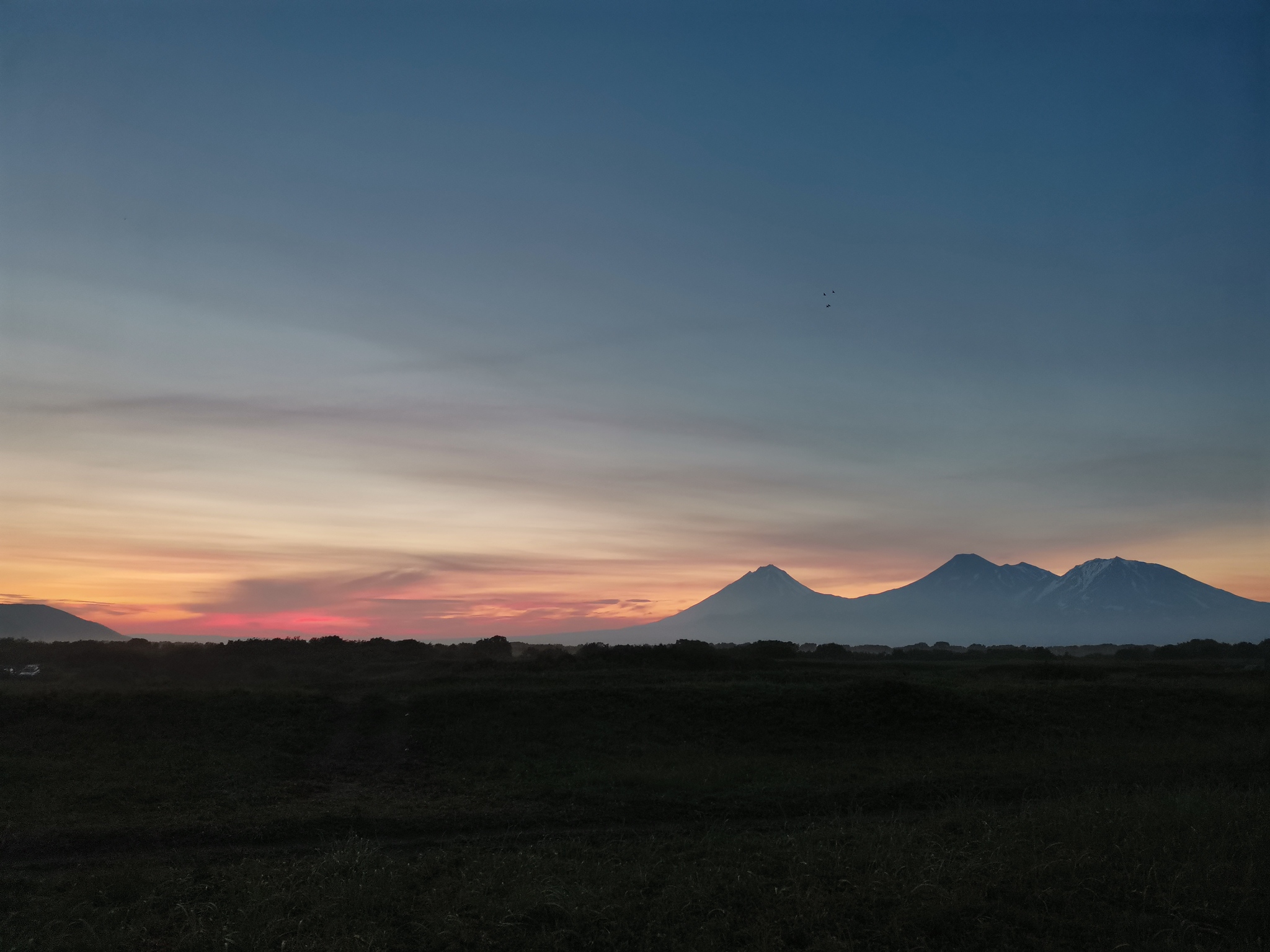 Sunset and sunrise on Khalaktyrsky beach with Kamchatka’s home volcanoes - My, Kamchatka, Volcano, Hike, Kamchatka Peninsula, Longpost