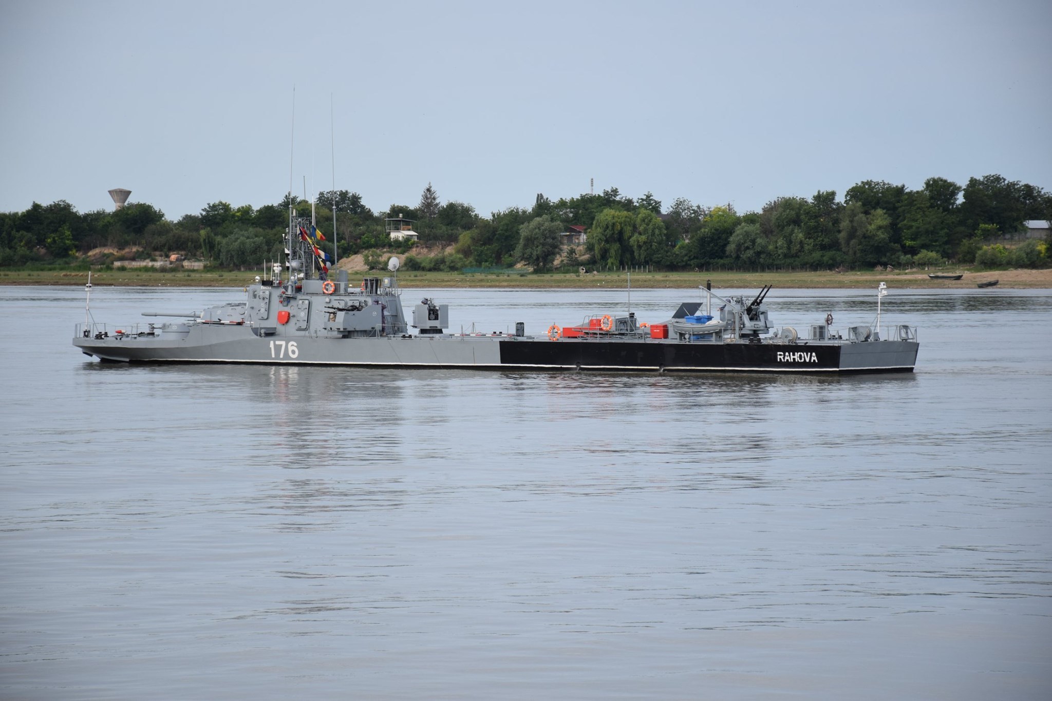 Battleships at minimum wages - Romania, Danube, Fleet, Boat, Longpost