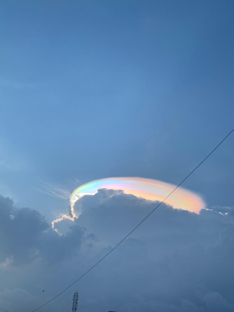 Incredible rainbow cloud - The photo, Nature, beauty, Clouds, Rainbow, Reddit, Sky, Unusual