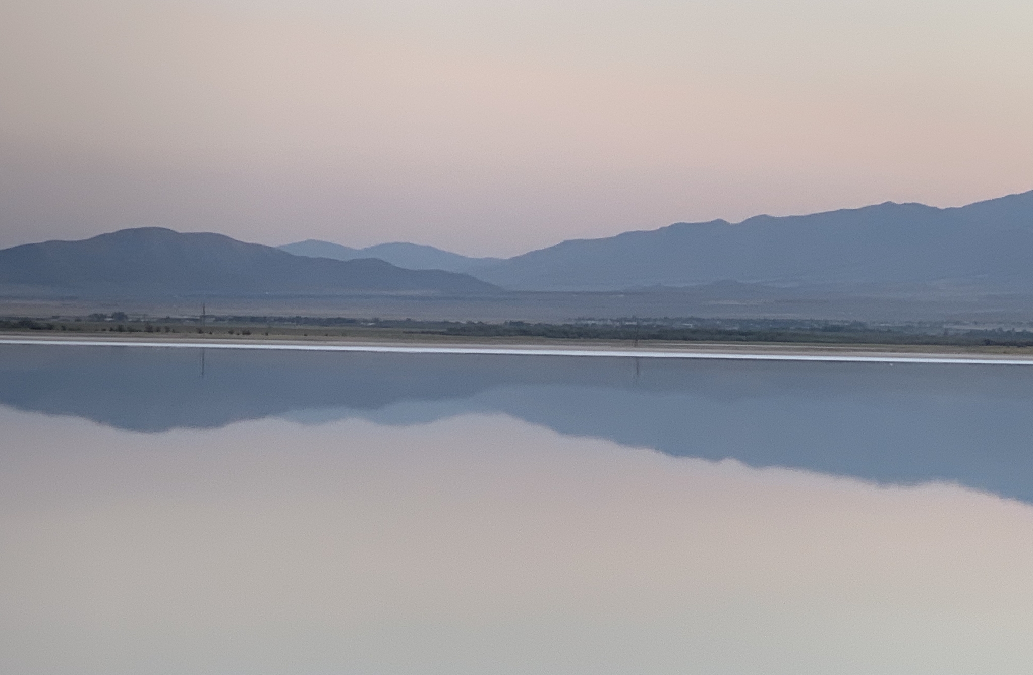 Reflection in a salt lake. 04/08/2020 Grantsville, UT - My, Mobile photography, Travels, USA