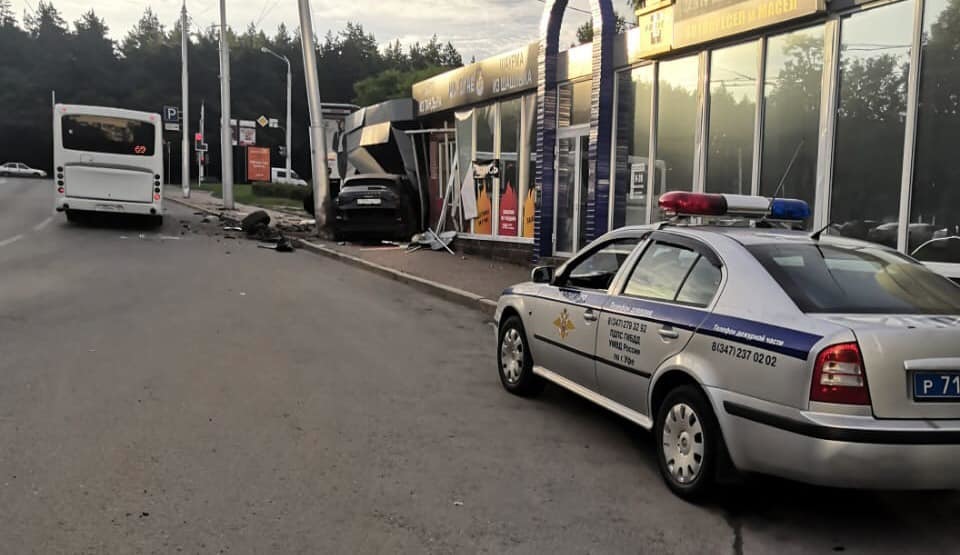 Еще одно ДТП в Уфе, что творится?Гильмутдинова в отставку! - ДТП, Авария, Негатив, Уфа, Бездействие власти, Видео, Длиннопост, Пьяный водитель, Башкортостан, Вертикальное видео