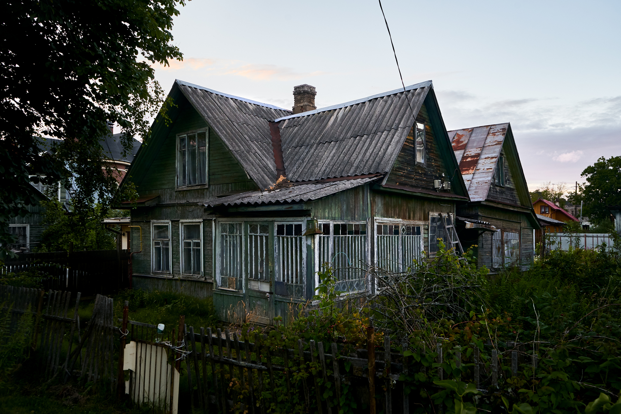 Аутентичные домики в сельской местности Ленинградской области - Моё, Фотография, Село, Россия, Деревянный дом, Деревня, Архитектура, Длиннопост