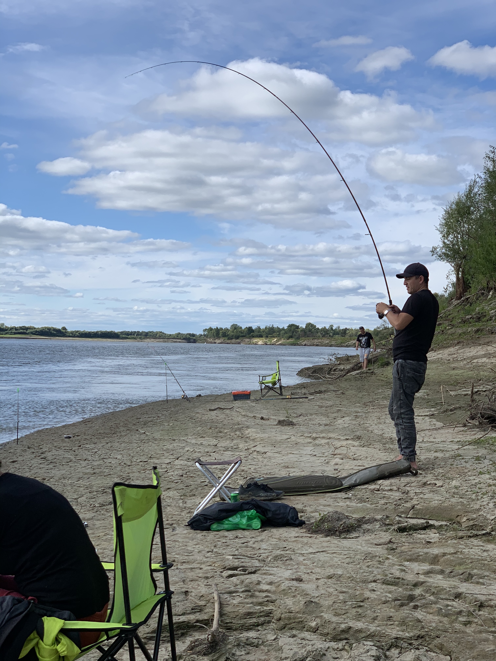 I caught a pike on the feeder, we are digging for a bluegrass larva in the Irtysh! We are preparing fish soup! - My, Fishing, Irtysh, Tobolsk, Pike, Feeder, Spinning, Video, Longpost