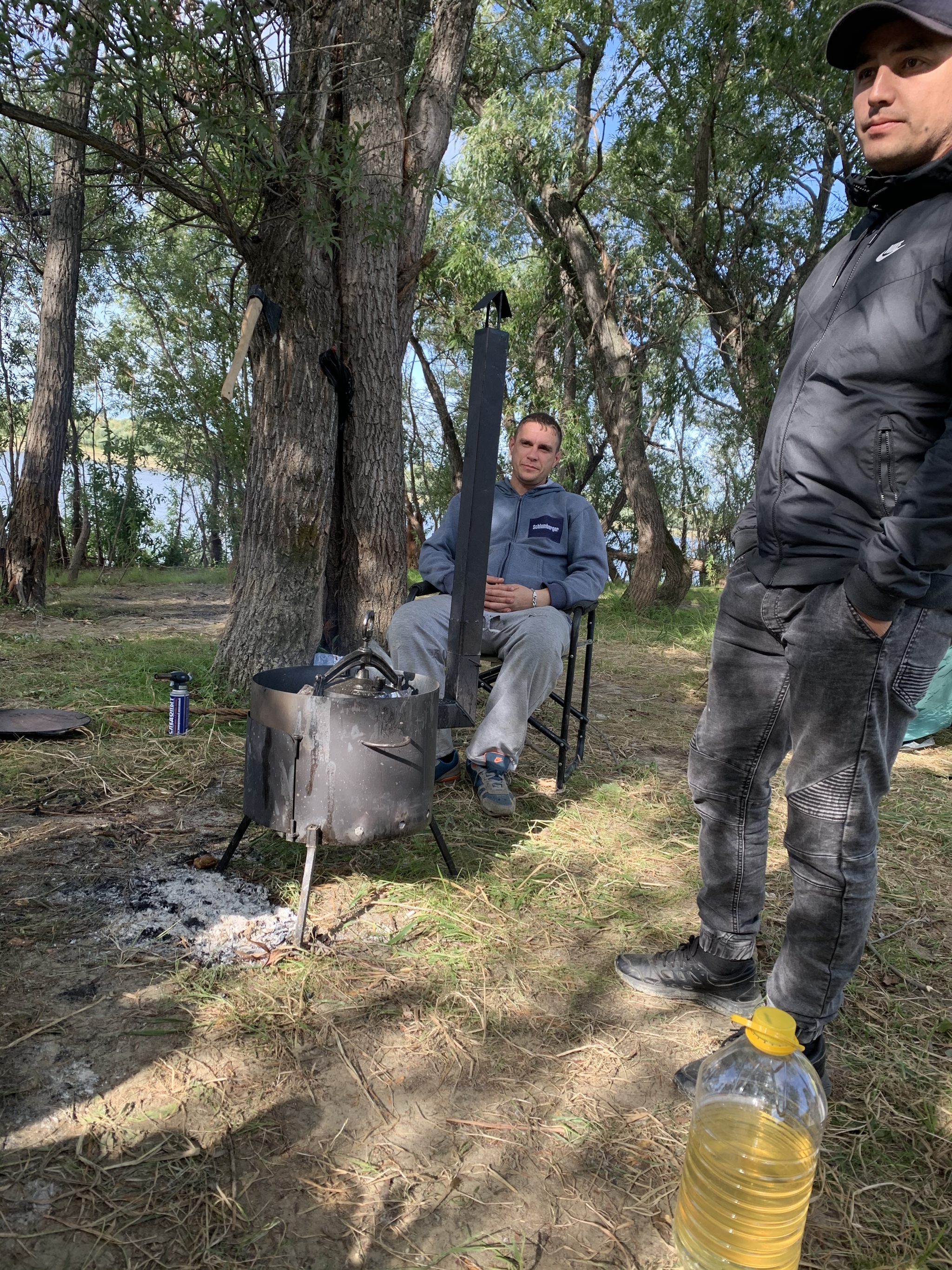 I caught a pike on the feeder, we are digging for a bluegrass larva in the Irtysh! We are preparing fish soup! - My, Fishing, Irtysh, Tobolsk, Pike, Feeder, Spinning, Video, Longpost