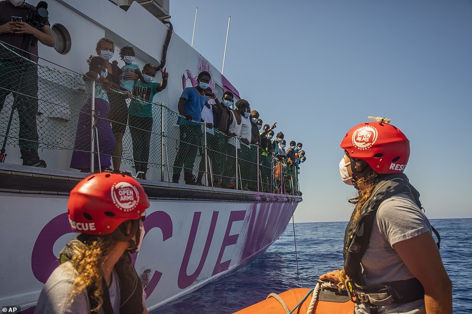 Banksy-funded refugee rescue boat stranded at sea - Refugees, Refugees in the EU, Banksy, Longpost, Mediterranean Sea, Malta