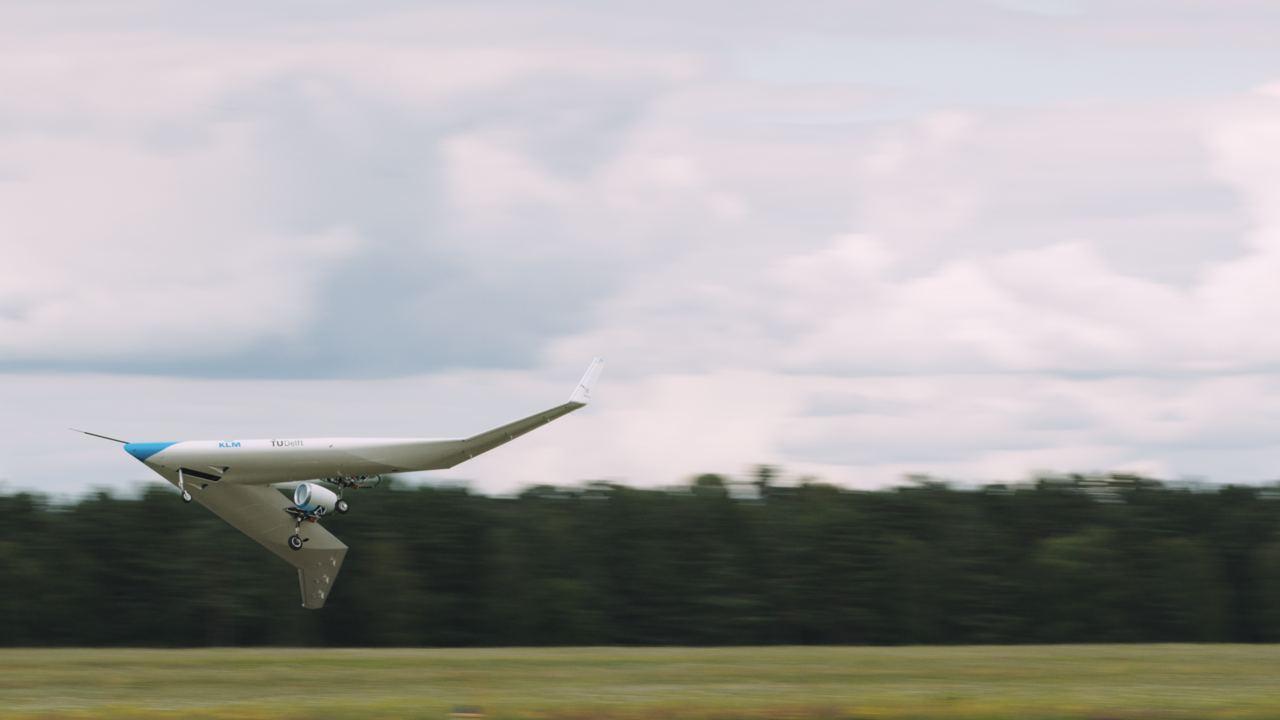 First flight of a scale model of the KLM Flying-V project - Aviation, Flying V, Klm, Airbus, Scale model, Flight, Trial, Video, Longpost