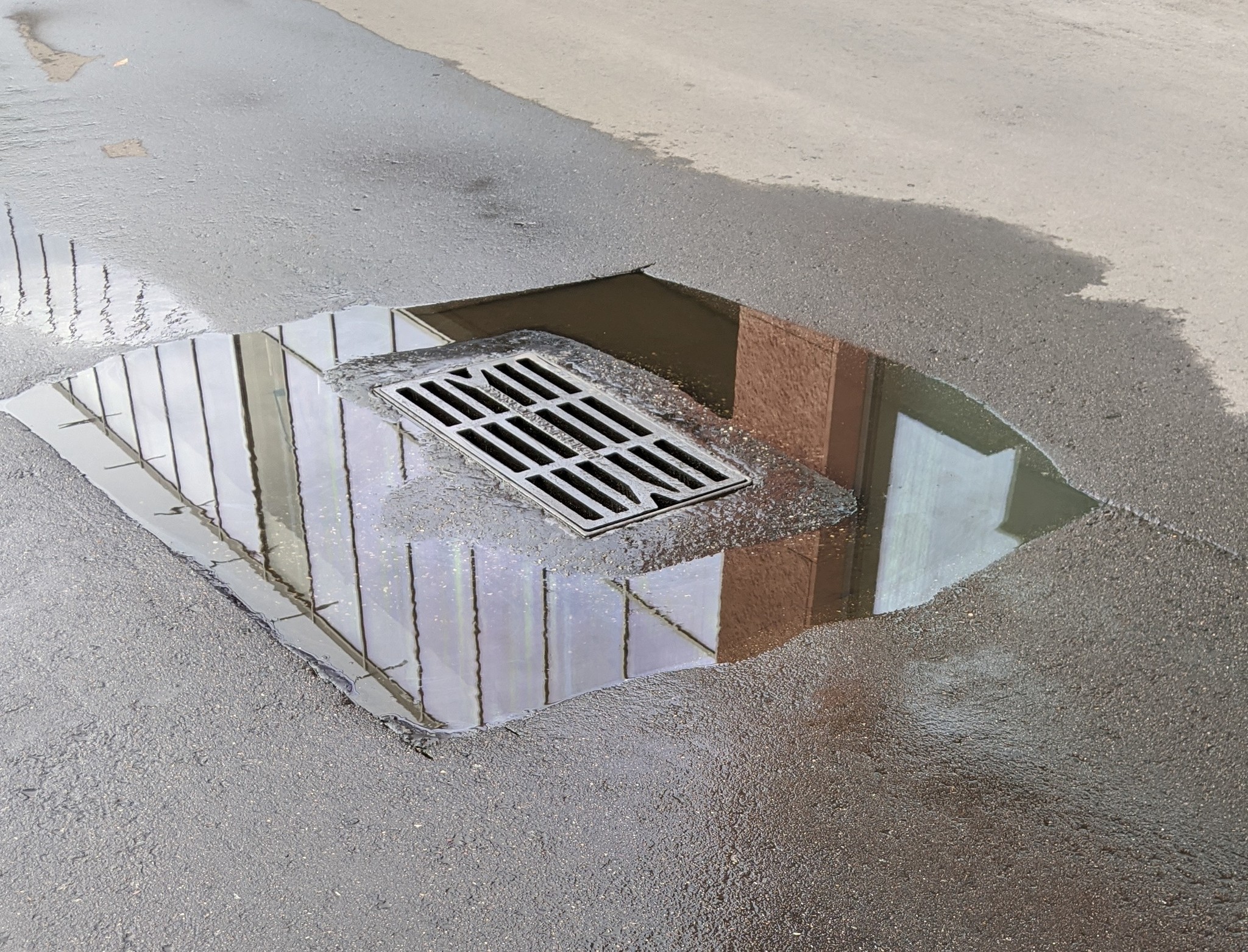 When they did the storm drain a little wrong - My, Humor, Rainstorm, Builders