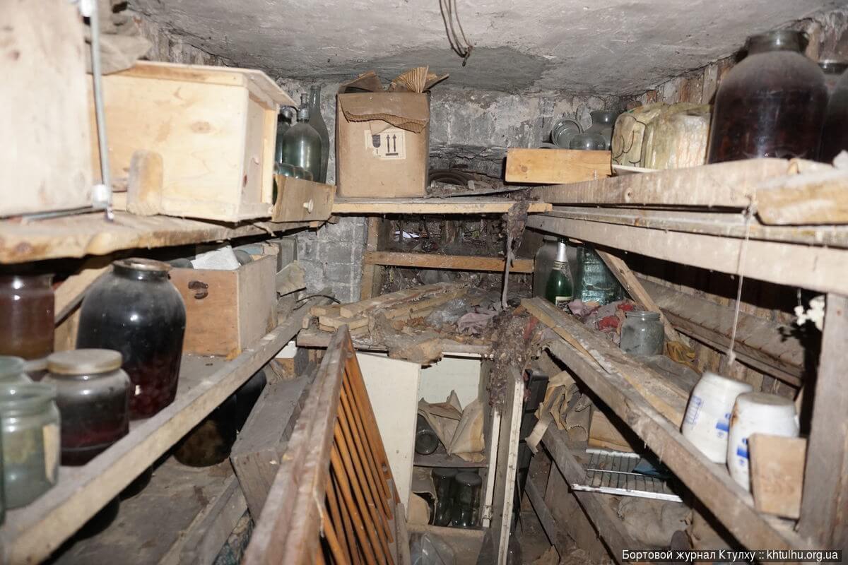 A basement with vintage junk in an abandoned place - My, Dnipropetrovsk, Dnieper, Abandoned, Abandoned house, Fuck aesthetics, Longpost