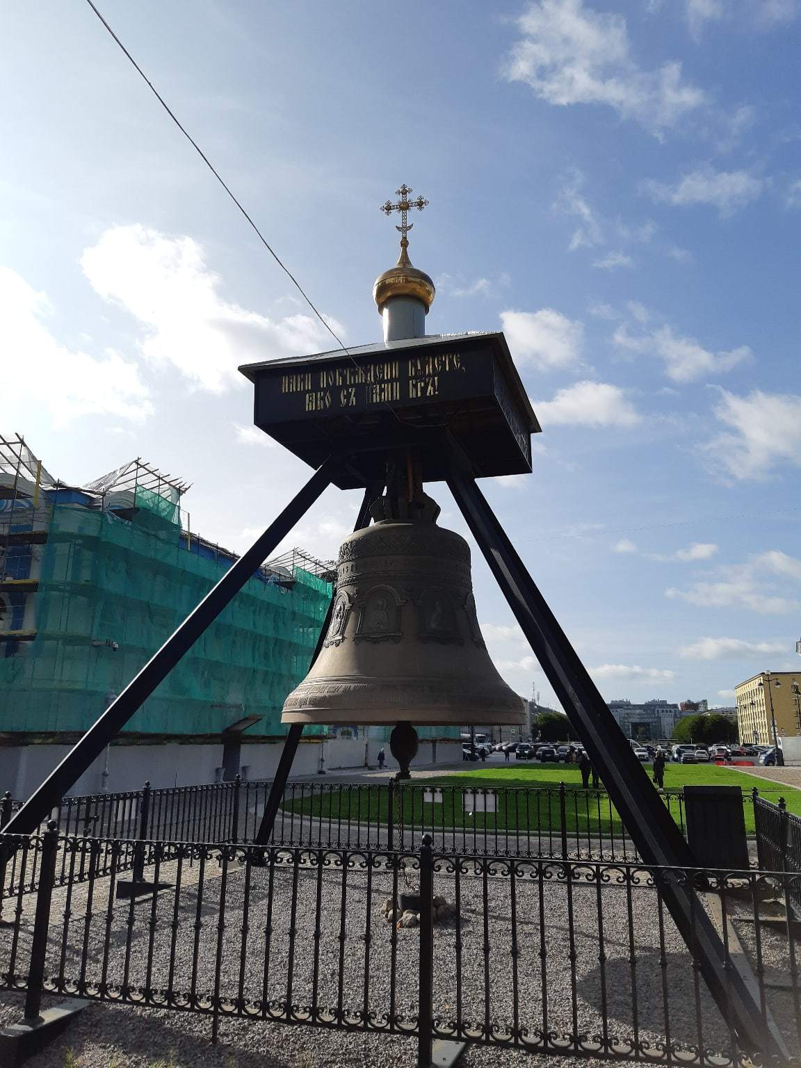 Прогулка вокруг Воскресенского Смольного собора | Пикабу