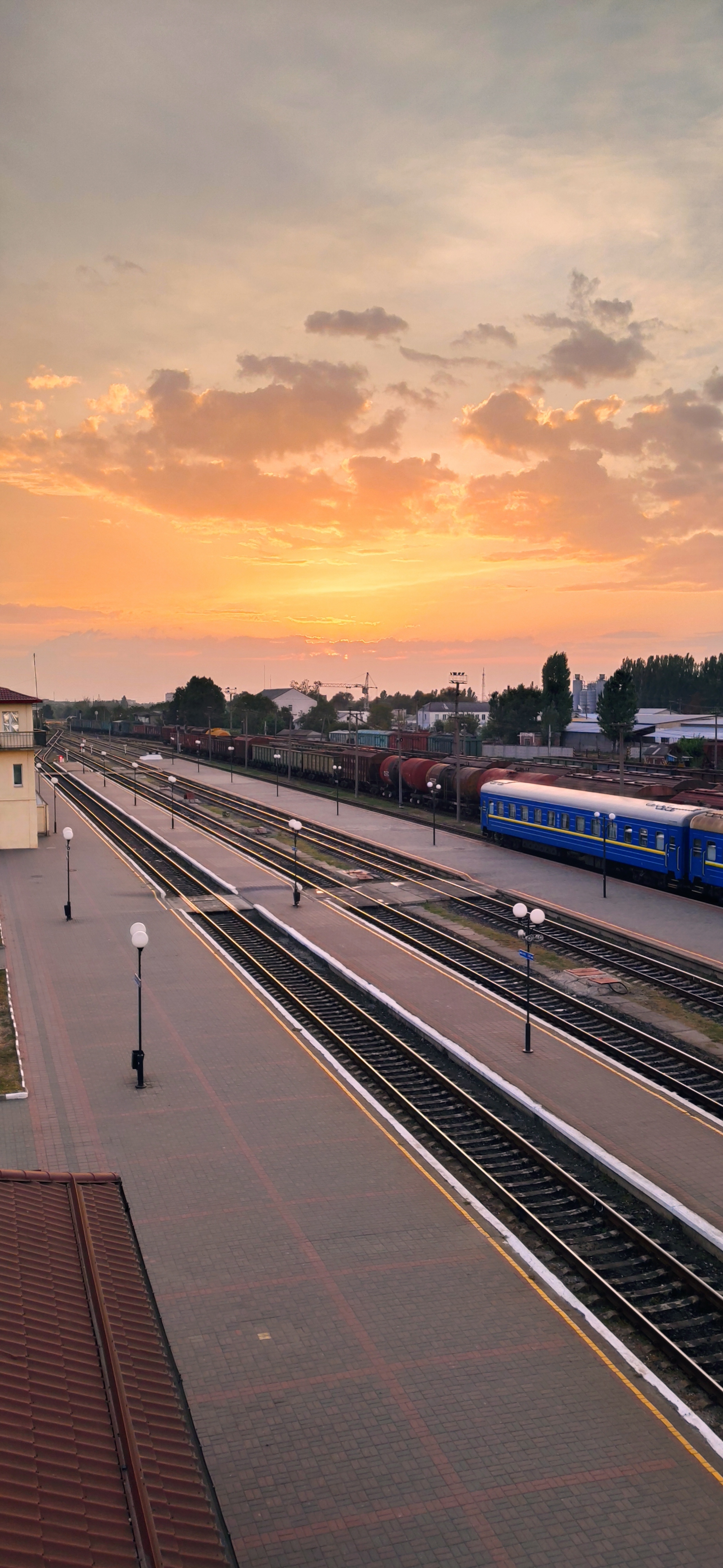 Sunset at the railway station - My, Kherson, Sunset, Railway station, Longpost