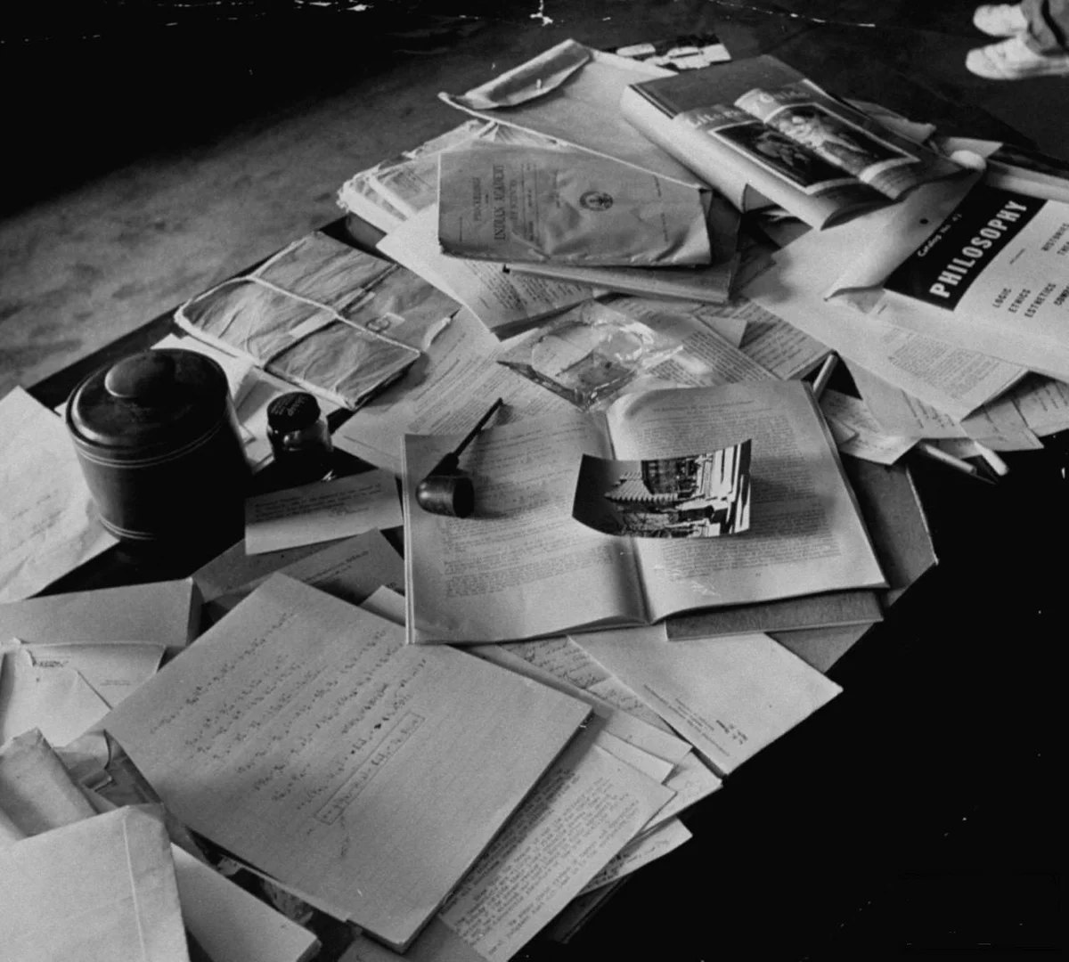 Albert Einstein's desk - Albert Einstein, Table