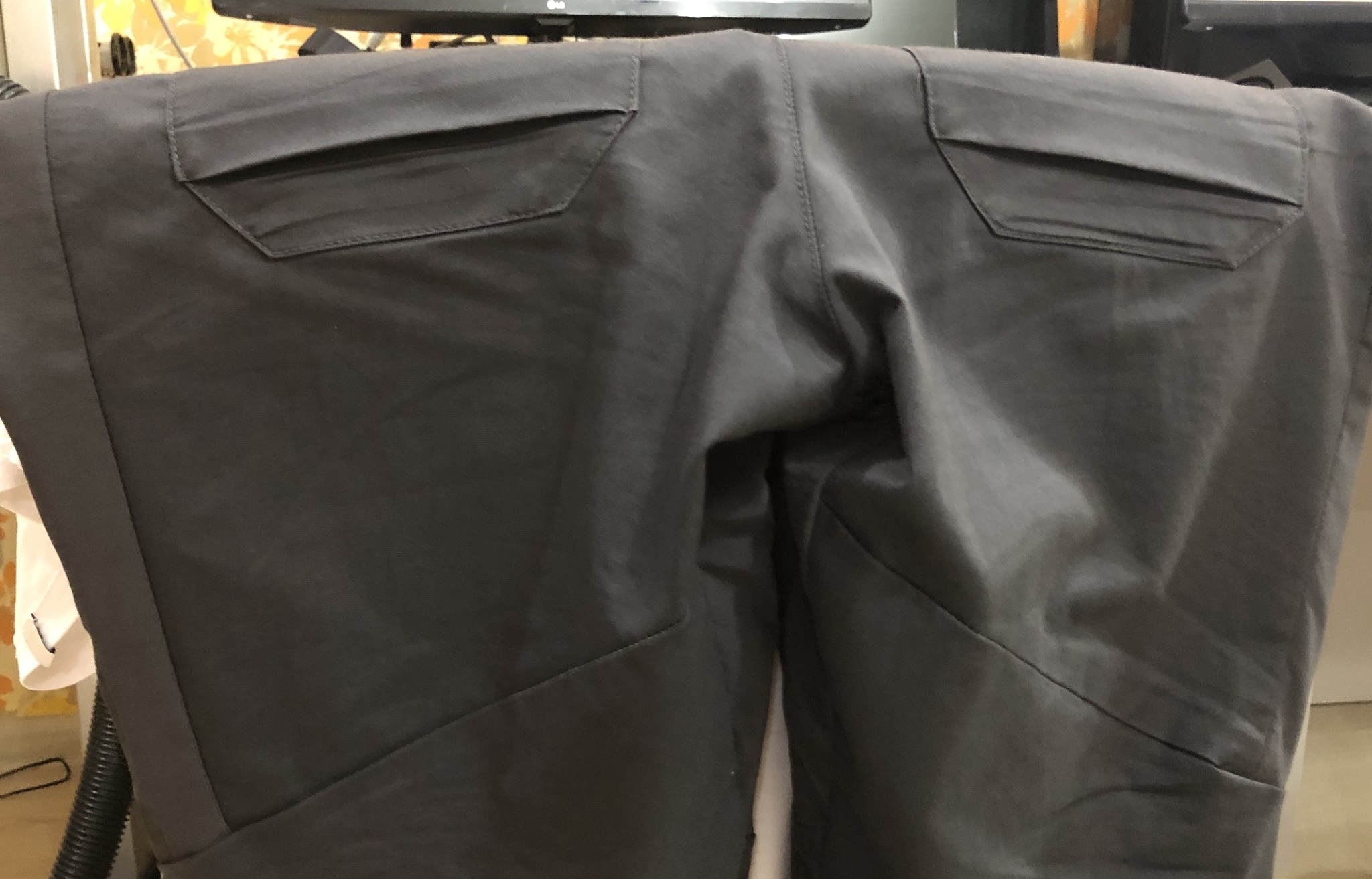 Pants don't want to go to work - My, Work, Pants, Humor, It seemed, Pareidolia