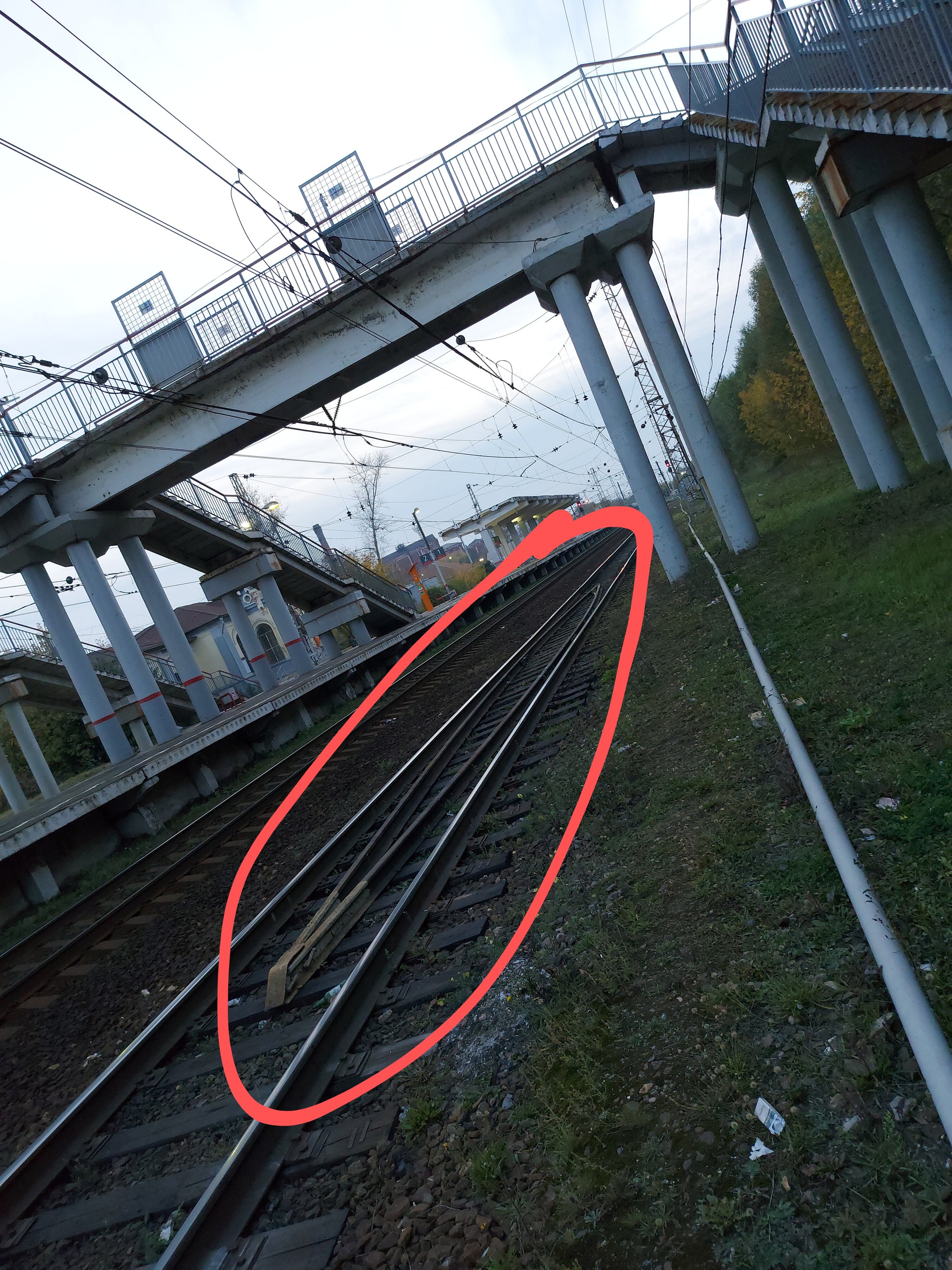 What is this strange arrow? - My, Railway, Unknown crap, Rails, Longpost, What's this?