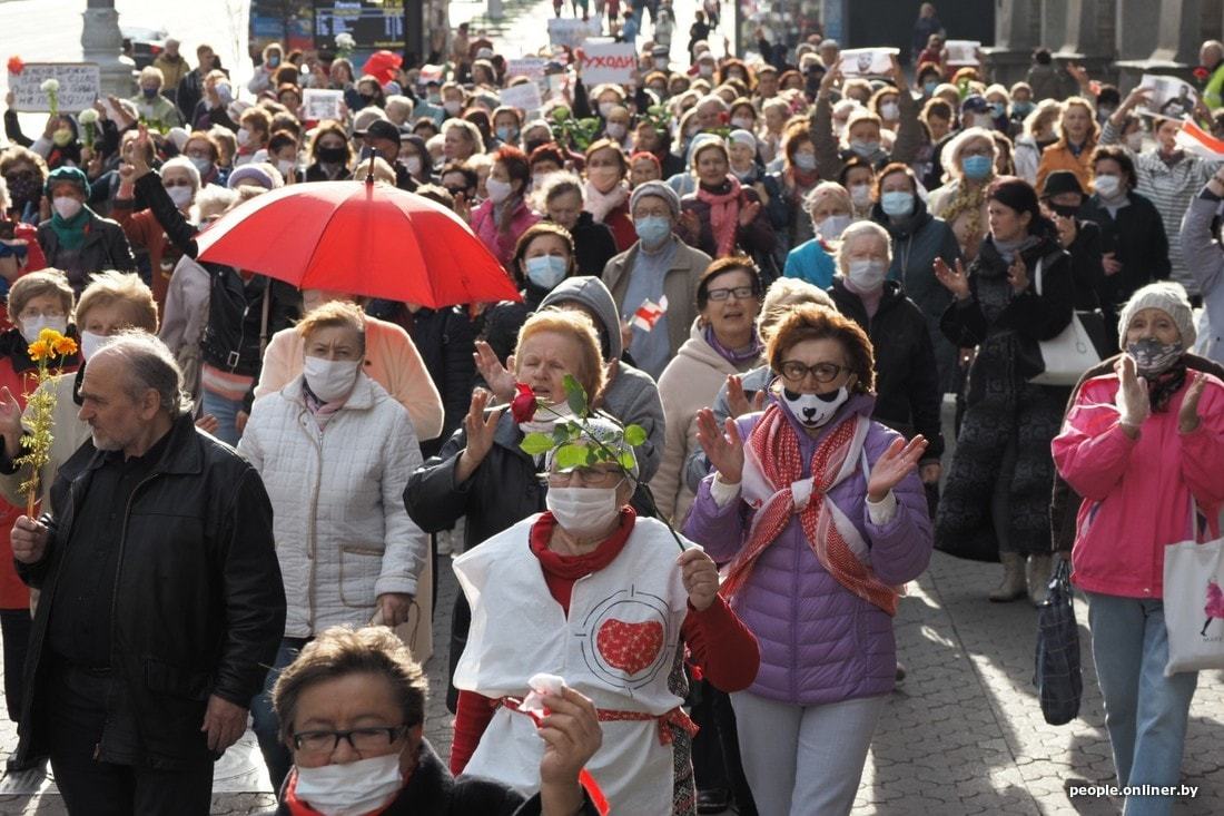 Pensioners gathered on Independence Square to hold a rally - and it worked. We reached Yakub Kolas Square! - Politics, Republic of Belarus, Protests in Belarus, Rally, Elderly, Longpost, Retirees