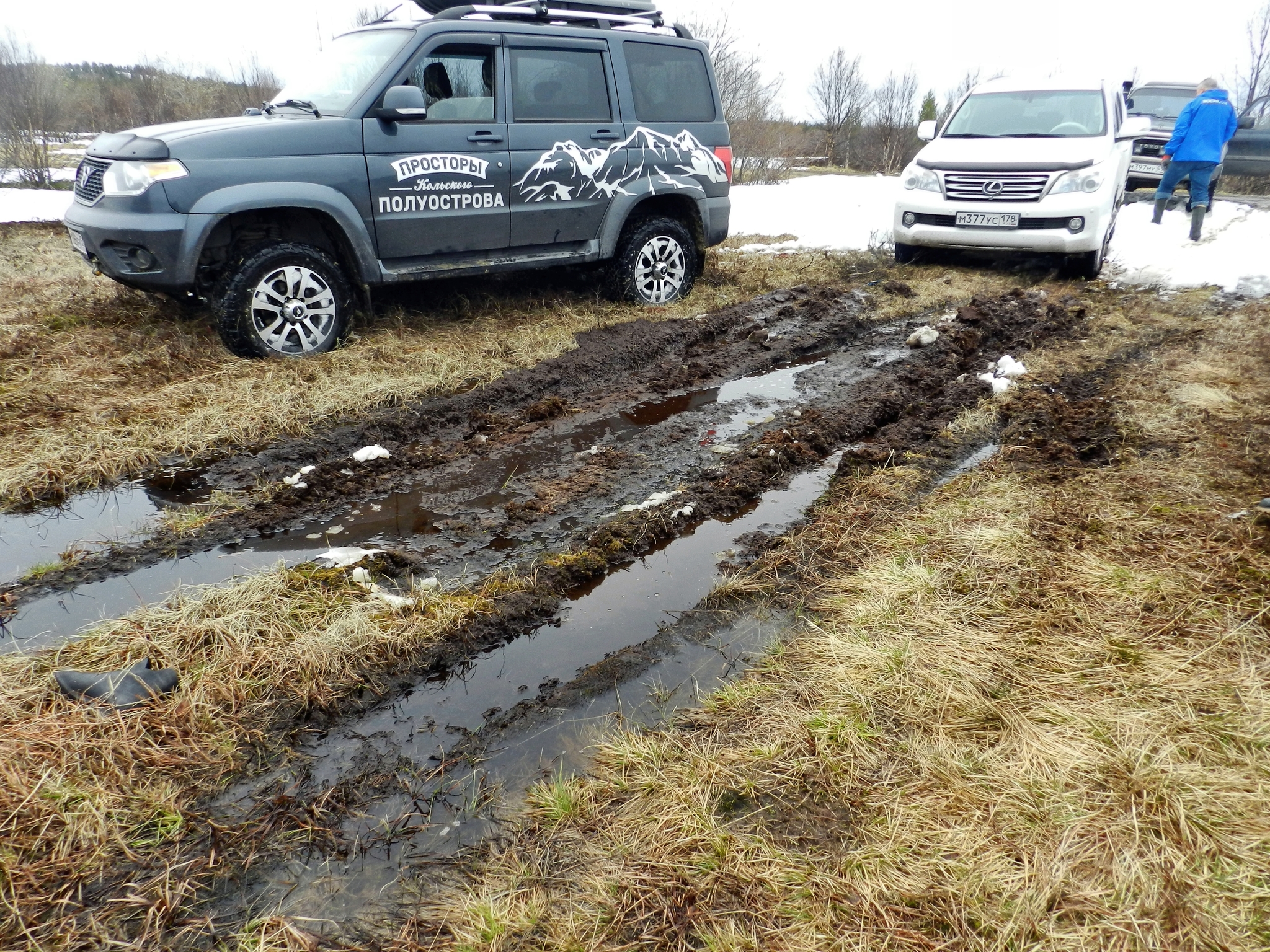 It's finally spring! We mastered the route and woke up the swamp! Winch tests! Murmansk. 4x4. TumbleweedKola - My, Renault Duster, UAZ, Toyota Land Cruiser, Murmansk, Kola Peninsula, Swamp, Windlass, Offroad, 4x4, Niva, Pokatushki, Spring, Snow, Lexus, Mitsubishi, Fun, Weekend travel, North, Video, Longpost