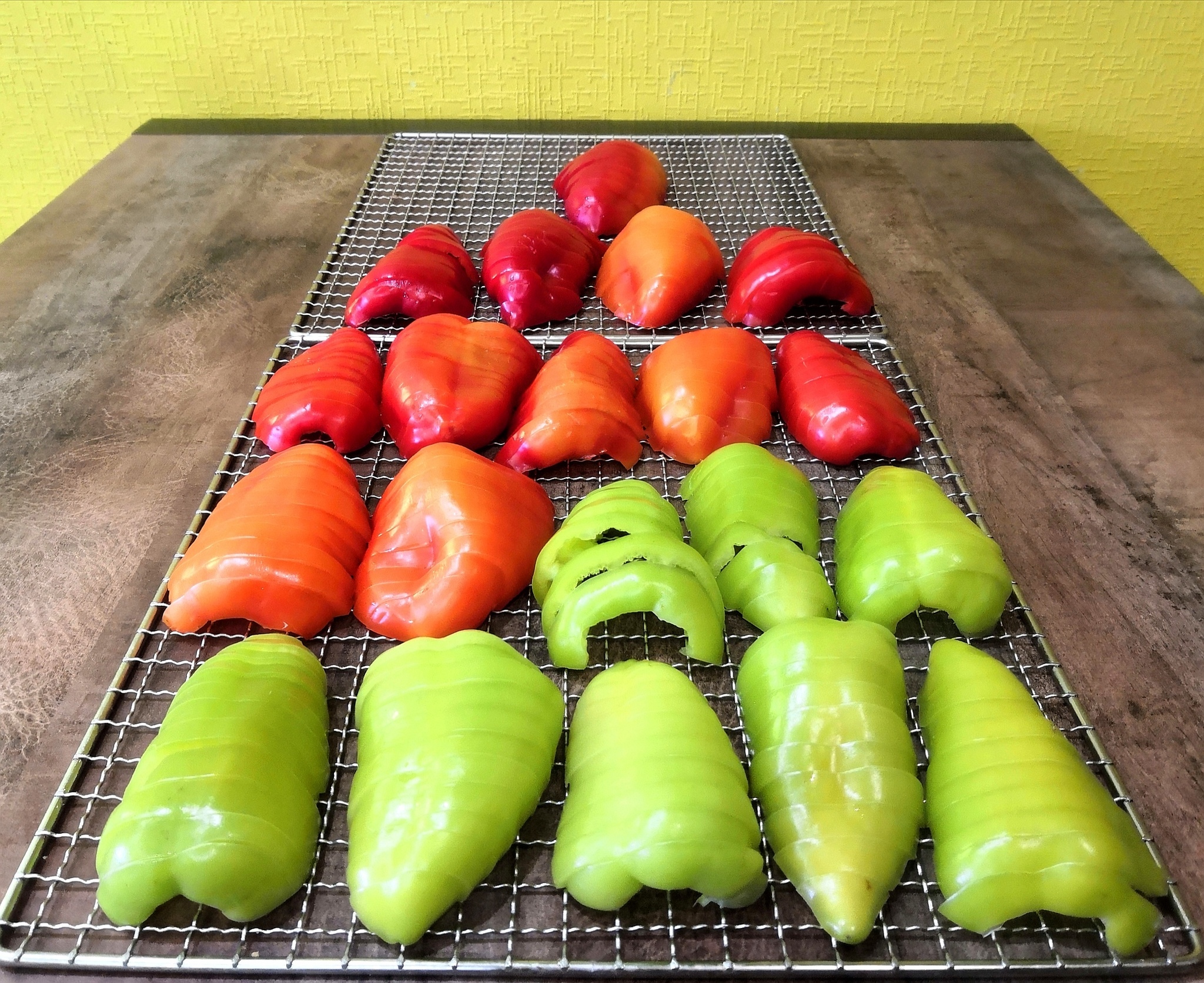 Drying food. Sweet peppers and tomatoes - My, Blanks, Food, Tourism, Hike, The mountains, Longpost, Recipe, Cooking, Drying