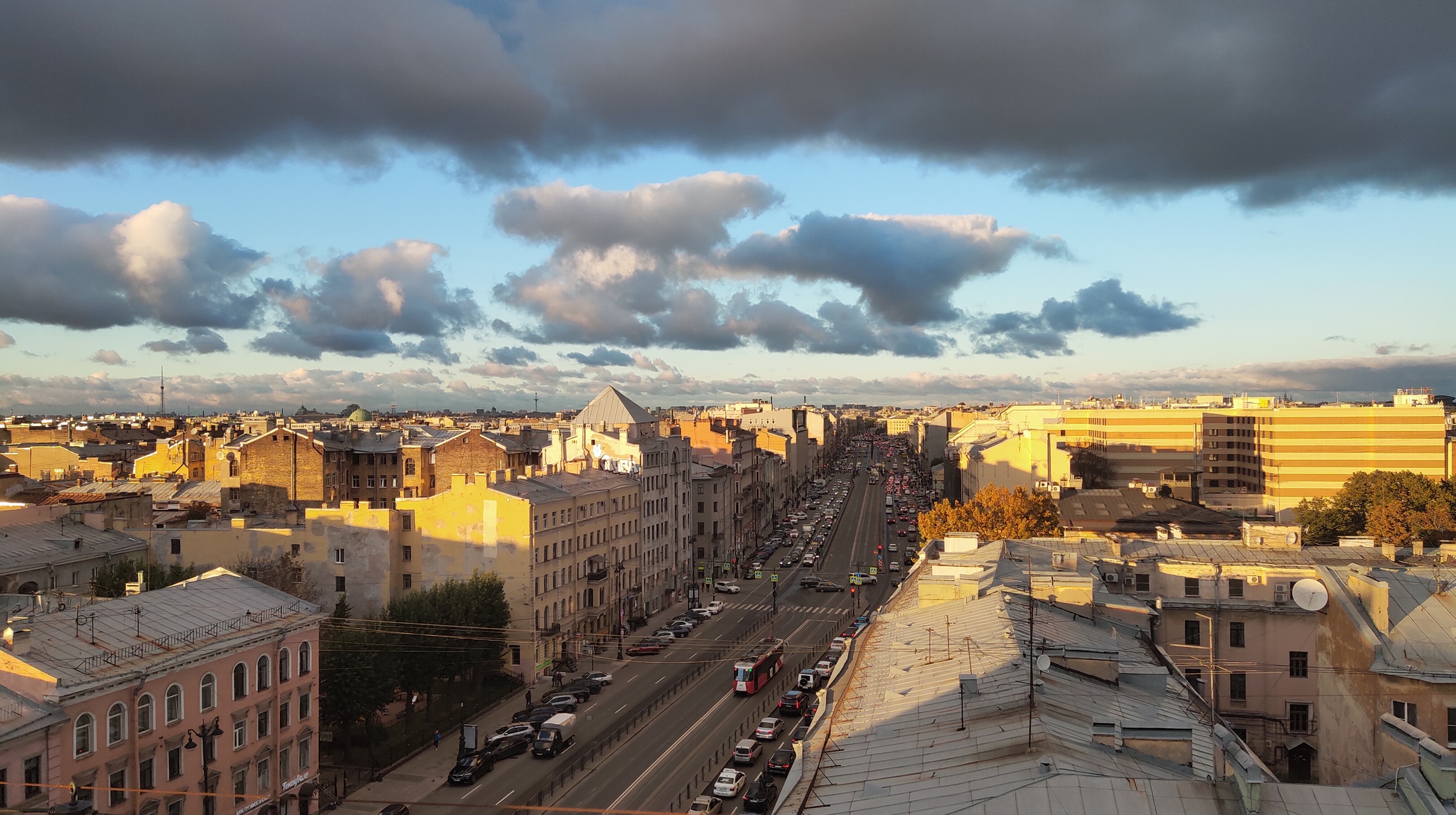 As many tourists do, after visiting another city, they post photos. So everyone can see that they were in this city - My, Saint Petersburg, The sun, Longpost