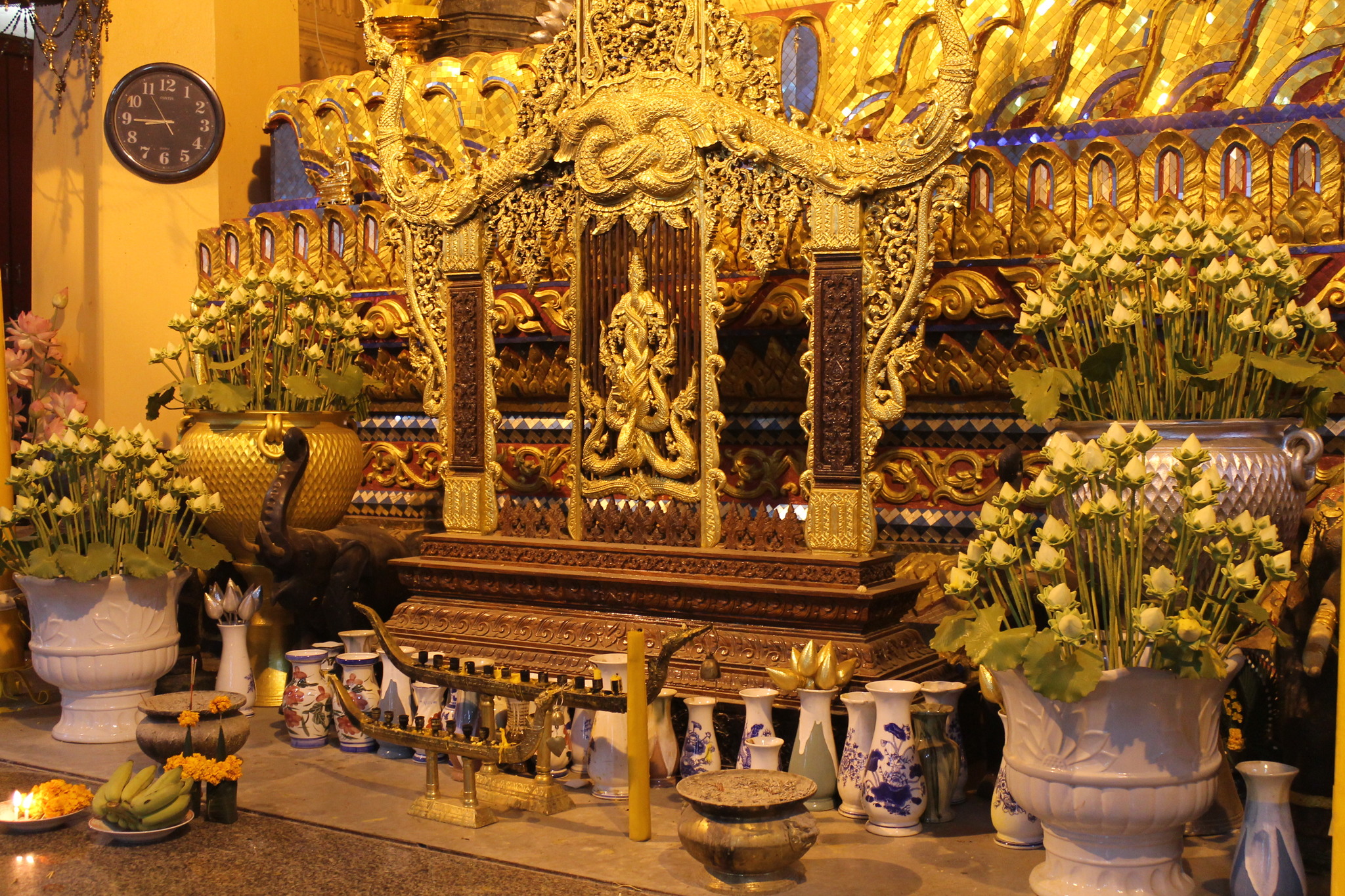 Vientiane is a city of legends and ancient temples. That Dam Stupa. Simuang Temple and temples on Settathirata Avenue - My, Vientiane, Temple, Asia, Travels, Longpost