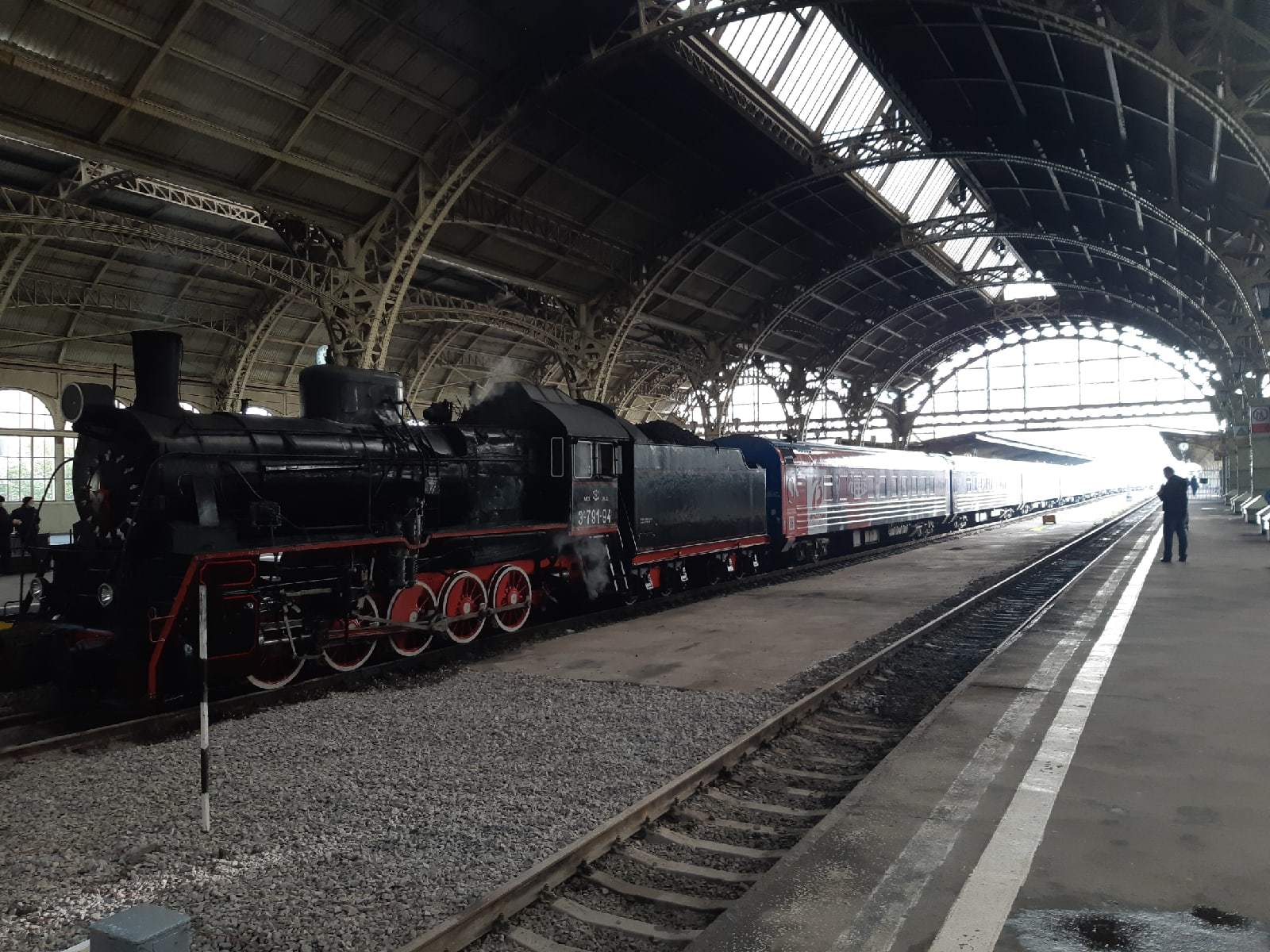 Exterior view of the traveling museum Victory Train and a little bit of Vitebsky Station in St. Petersburg - My, Vitebsk railway station, Saint Petersburg, A train, The photo, Railway station, Longpost