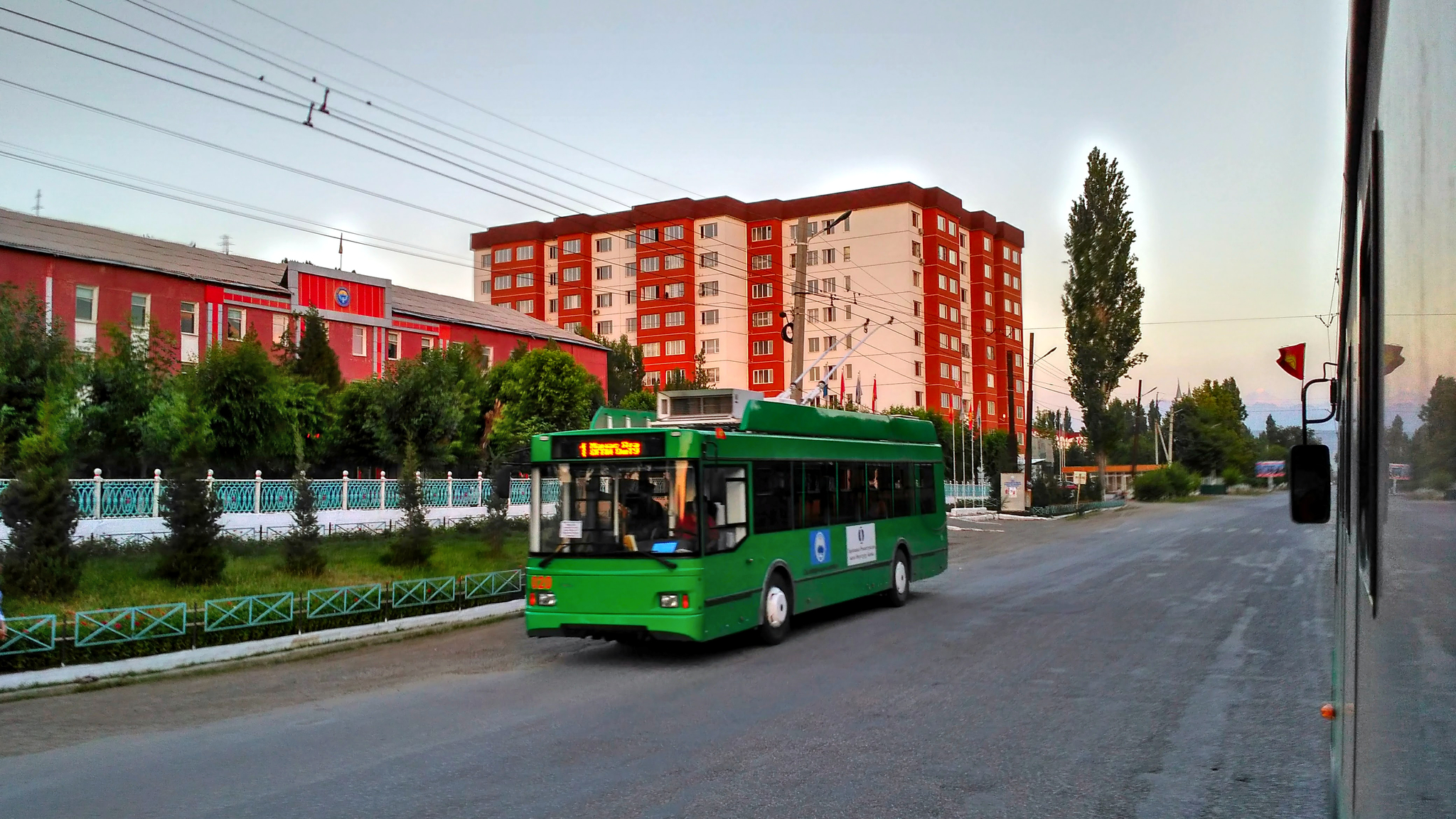 The only trolleybus in the Fergana Valley - My, Trolleybus, Transport, Town, Osh, Kyrgyzstan, The street, Depot, Contact network, Mobile photography, Longpost, Electric transport