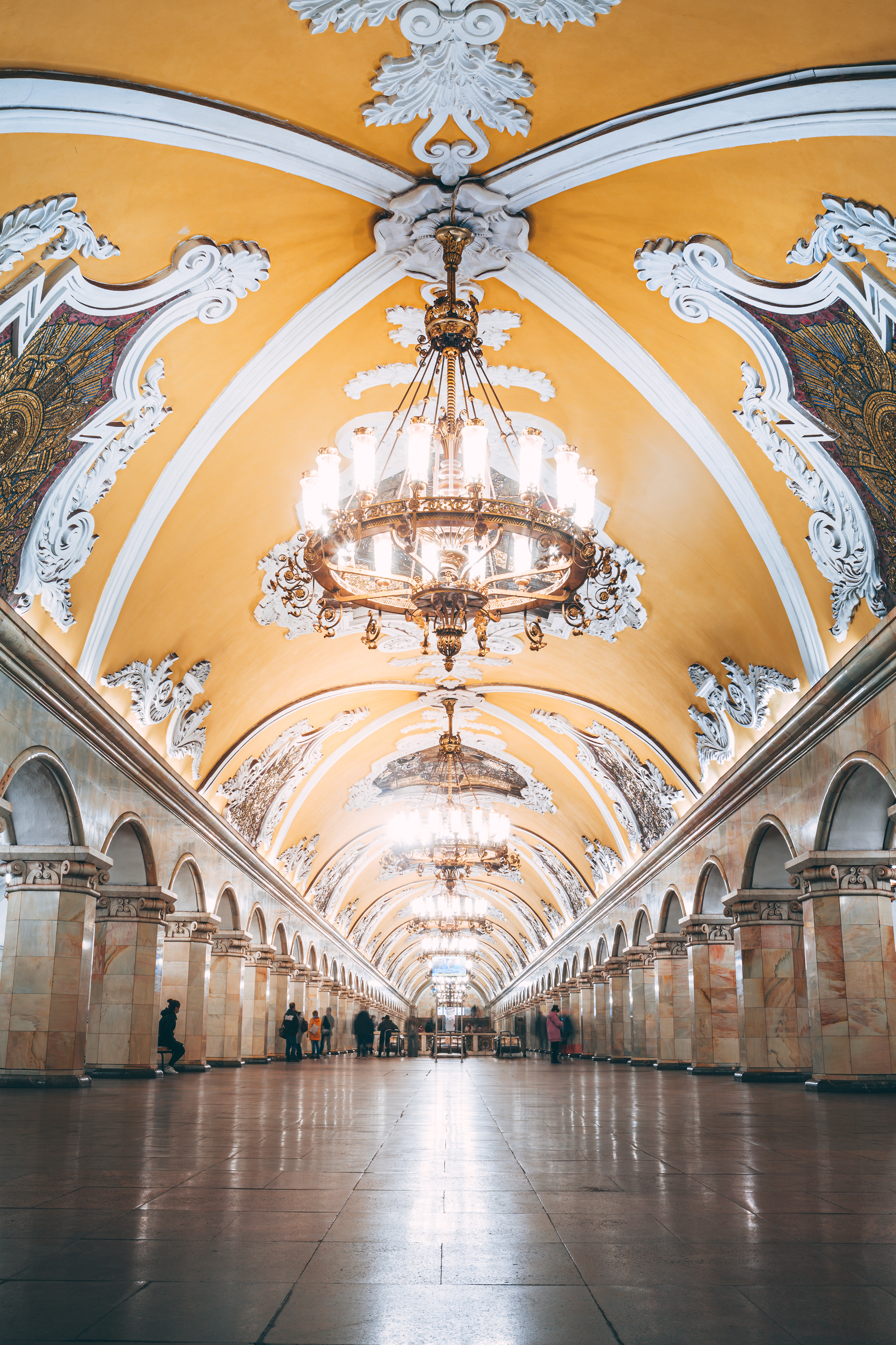 метро комсомольская москва фото