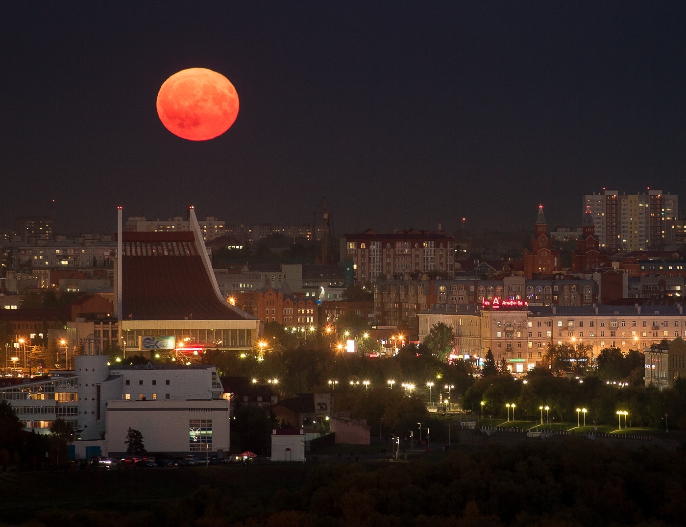 Полнолуние над Омском - Моё, Омск, Луна, Полнолуние, Фотография, Фотограф, Алексей Голубев, Уличная фотография, Россия, Пейзаж, Canon, Длиннопост