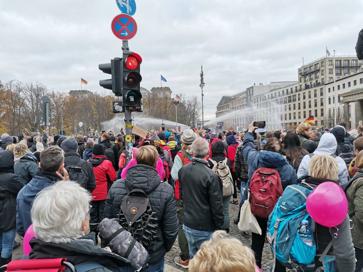 Разгон демонстрации в Берлине. 18.11.2020 - Политика, Протест, Германия, Ангела Меркель, Сарказм, Colonelcassad, Видео, Длиннопост