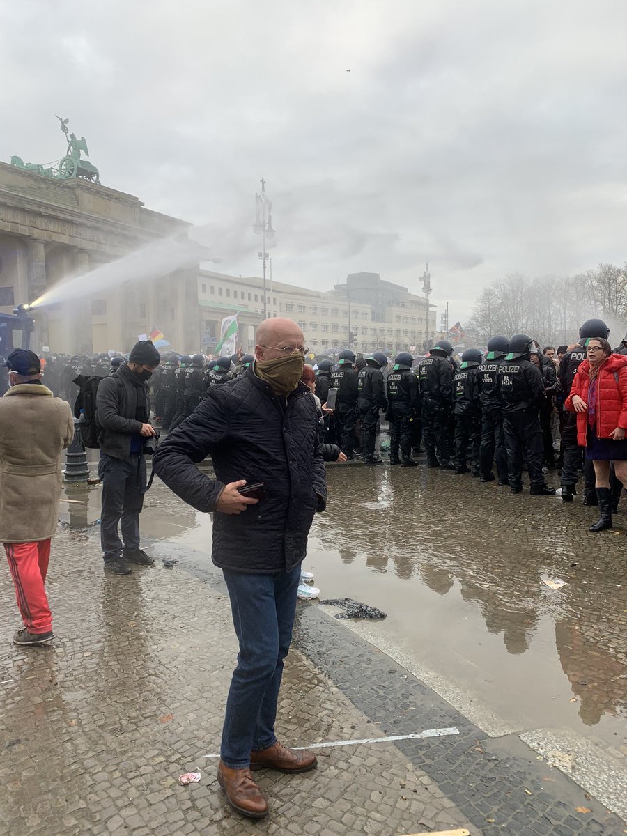 Разгон демонстрации в Берлине. 18.11.2020 - Политика, Протест, Германия, Ангела Меркель, Сарказм, Colonelcassad, Видео, Длиннопост