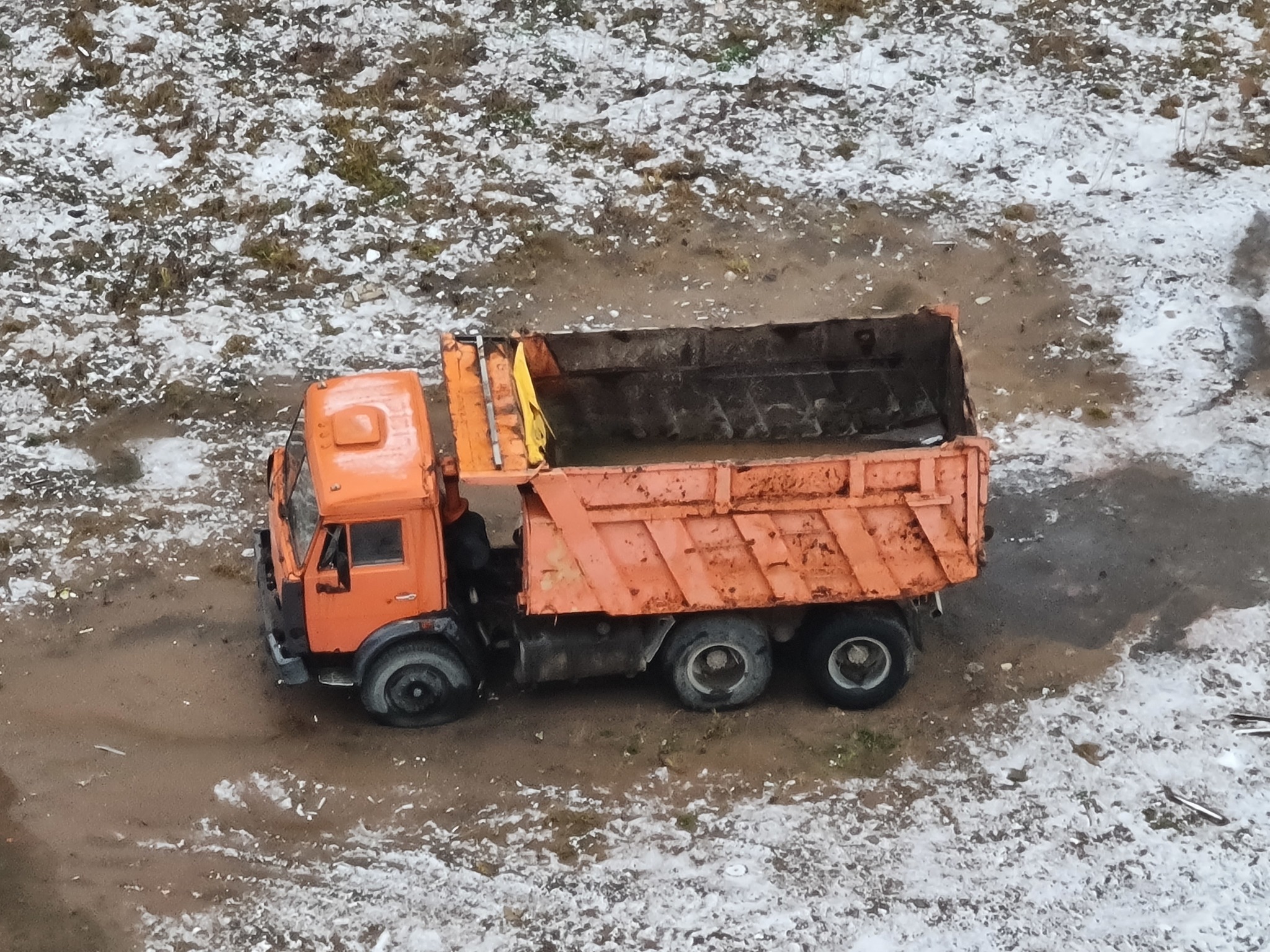 The owner abandoned the bear - My, Kamaz, Building, Longpost