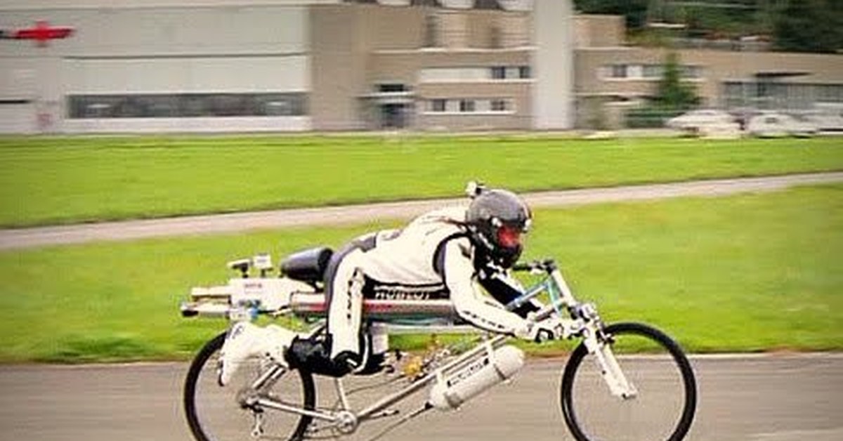50 км ч на велосипеде. Франсуа ЖИССИ 333 км/ч велосипед. Швейцарец Франсуа ЖИССИ.. Реактивный велосипед рекорд скорости. Рекорд скорости на велосипеде.