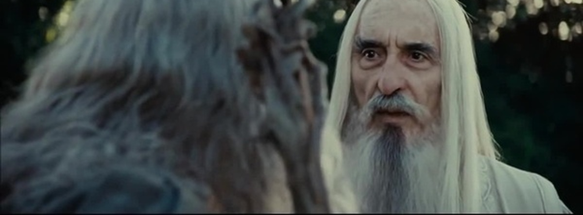 Белый маг из властелина колец. Гэндальф изгоняет Сарумана. Саруман братство кольца. Гэндальф против Сарумана. Гендальф изгоняет Сарумана из короля