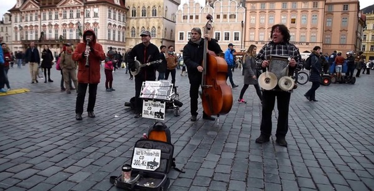 уличные музыканты виртуозы. улич музыканты. уличные музыканты волгоград. уличные музыканты видео. известные уличные музыканты.