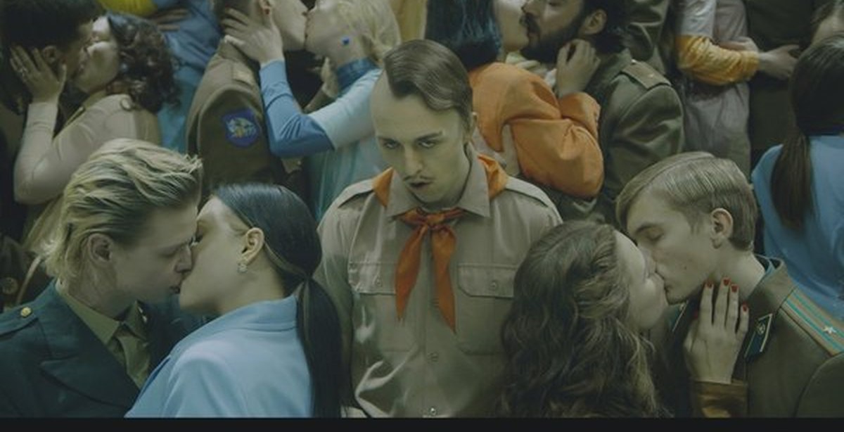 Томми кэш клипы. Томми кэш. Tommy Cash Surf. Tommy Cash клипы. Tommy Cash x Kappa.