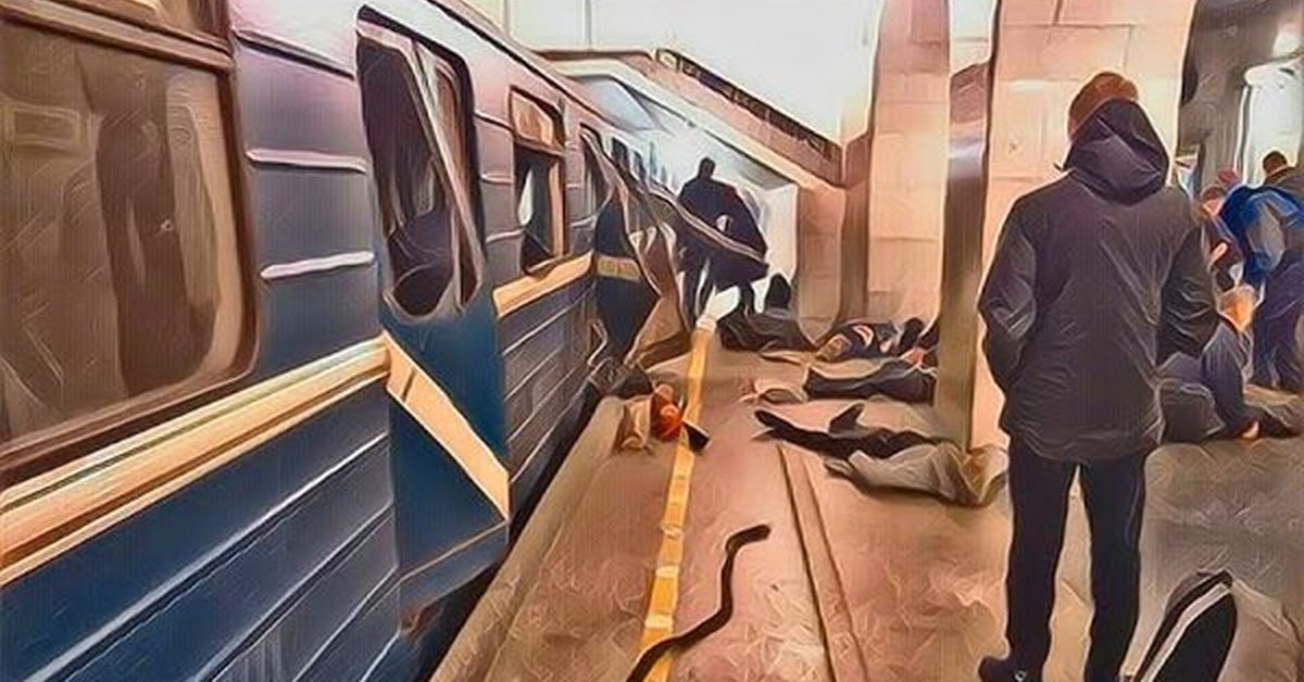 Люди в синем на теракте. Взрыв в метро Санкт Петербурга 2017.