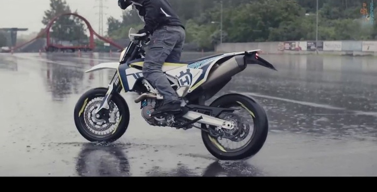 Husqvarna 701 Supermoto Custom