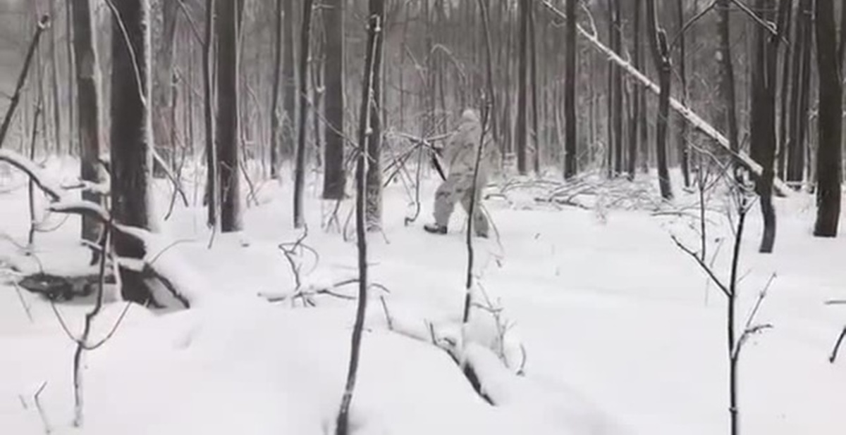 Охотники года видео. Случай на охоте мультфильм. Волос Андрей "неудачная охота". Синельниковой пали снега, охотнички выезжали.