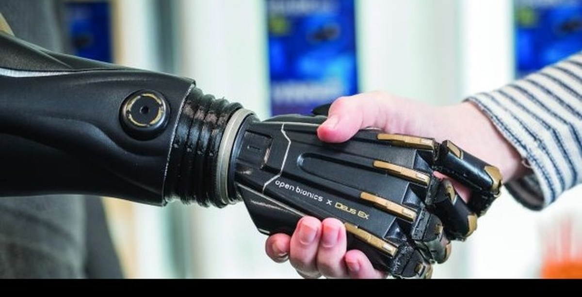 Технический протез. Протез Hero Arm от open Bionics. Протез руки. Современные протезы рук. Бионическая рука.