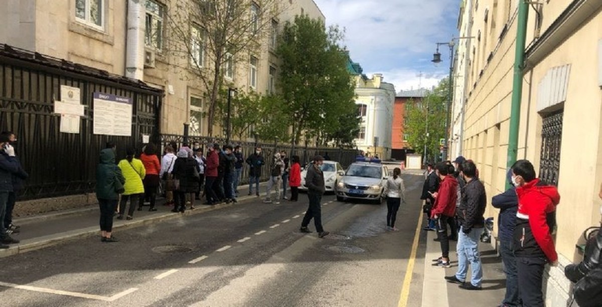 Посольство узбекистана в москве. Консул посольства Узбекистана в Москве. Посольство Узбекистана в Питере. Здание генконсульства Узбекистана в Москве.