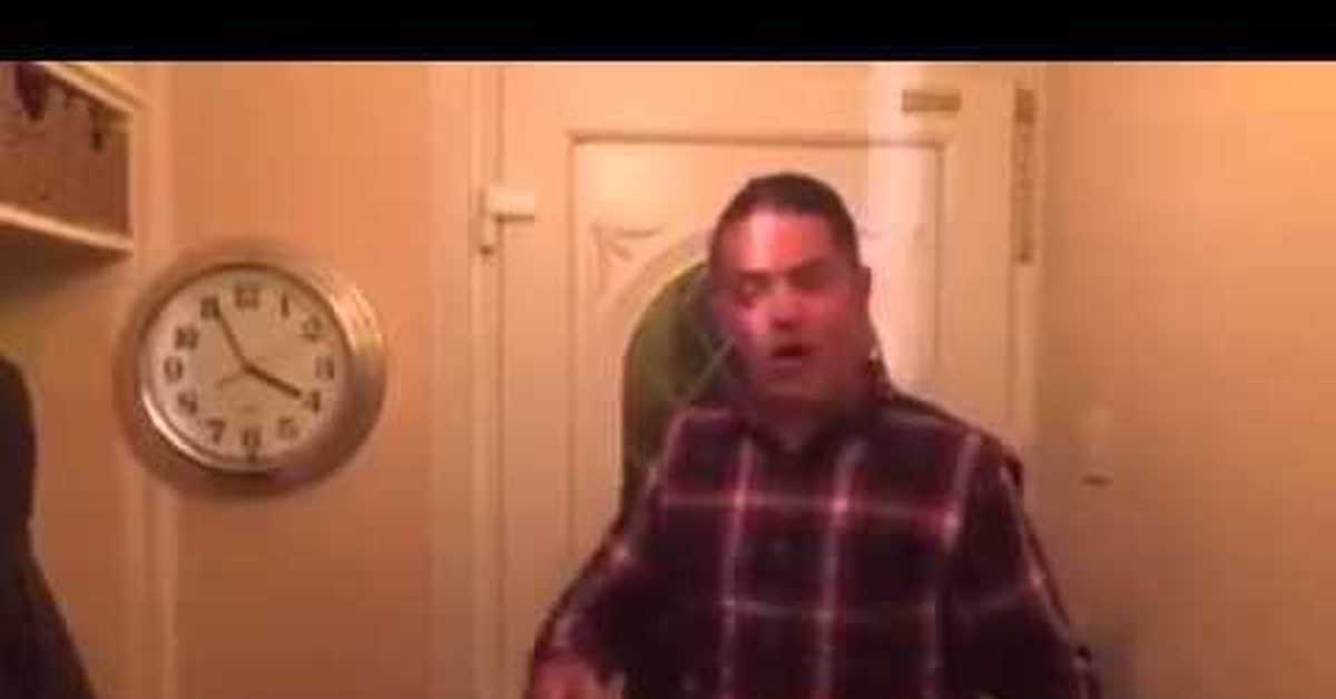 фрэнк галлагер собака. I drink tell in drunk. билл хейдер танцует гифка. Alcoholica группа. билли боб торнтон с сигаретой.